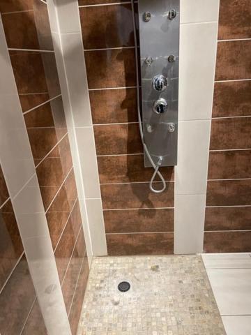Studio Privee Vesoul -Wifi,Tv,Clim,Parking Gratuit Buitenkant foto