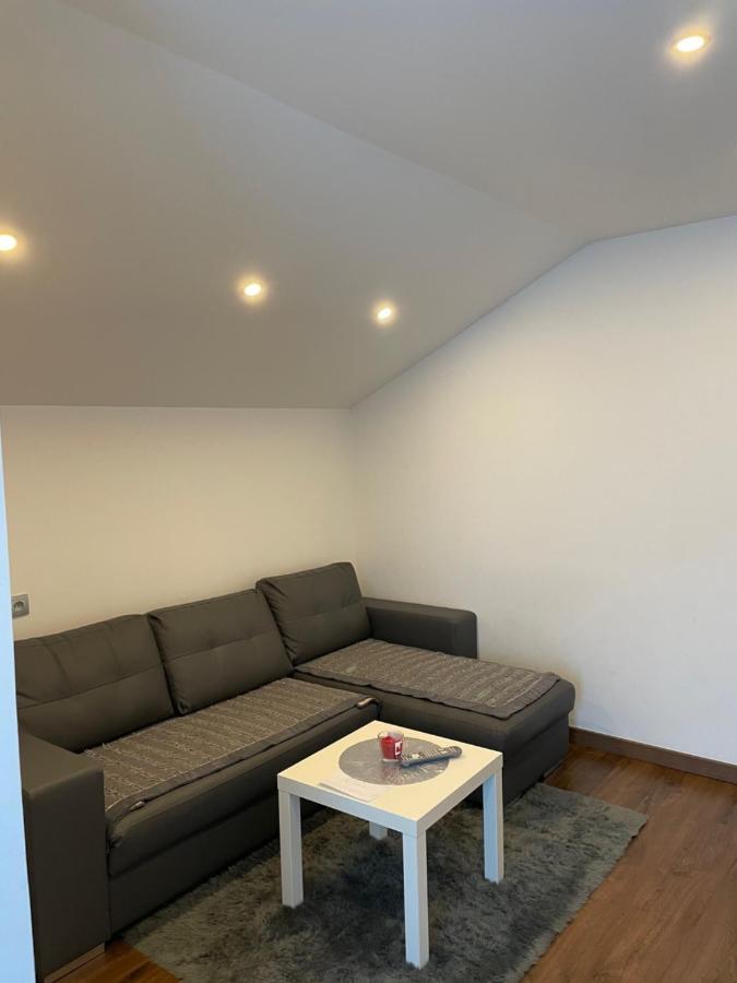 Studio Privee Vesoul -Wifi,Tv,Clim,Parking Gratuit Buitenkant foto