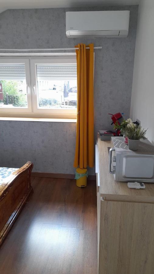 Studio Privee Vesoul -Wifi,Tv,Clim,Parking Gratuit Buitenkant foto